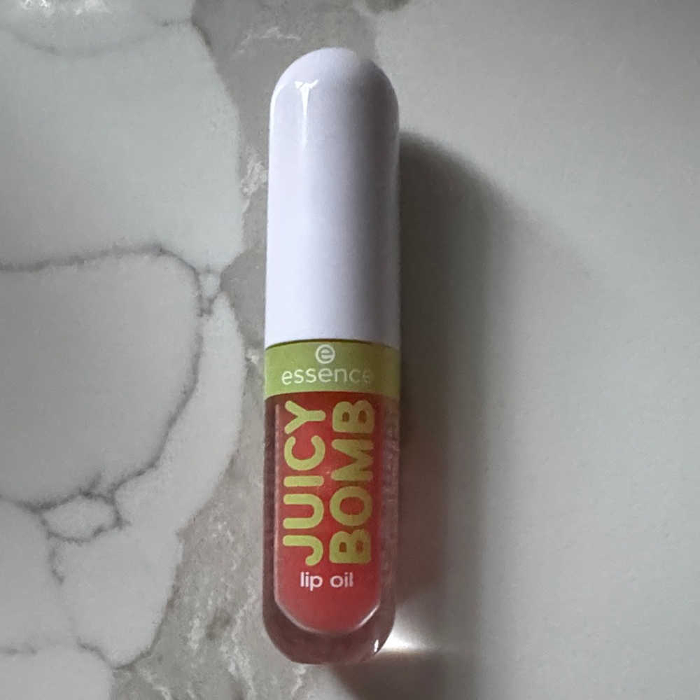 🌸5/$25🌸 Essence juicy bomb lip oil in mandarin miracle